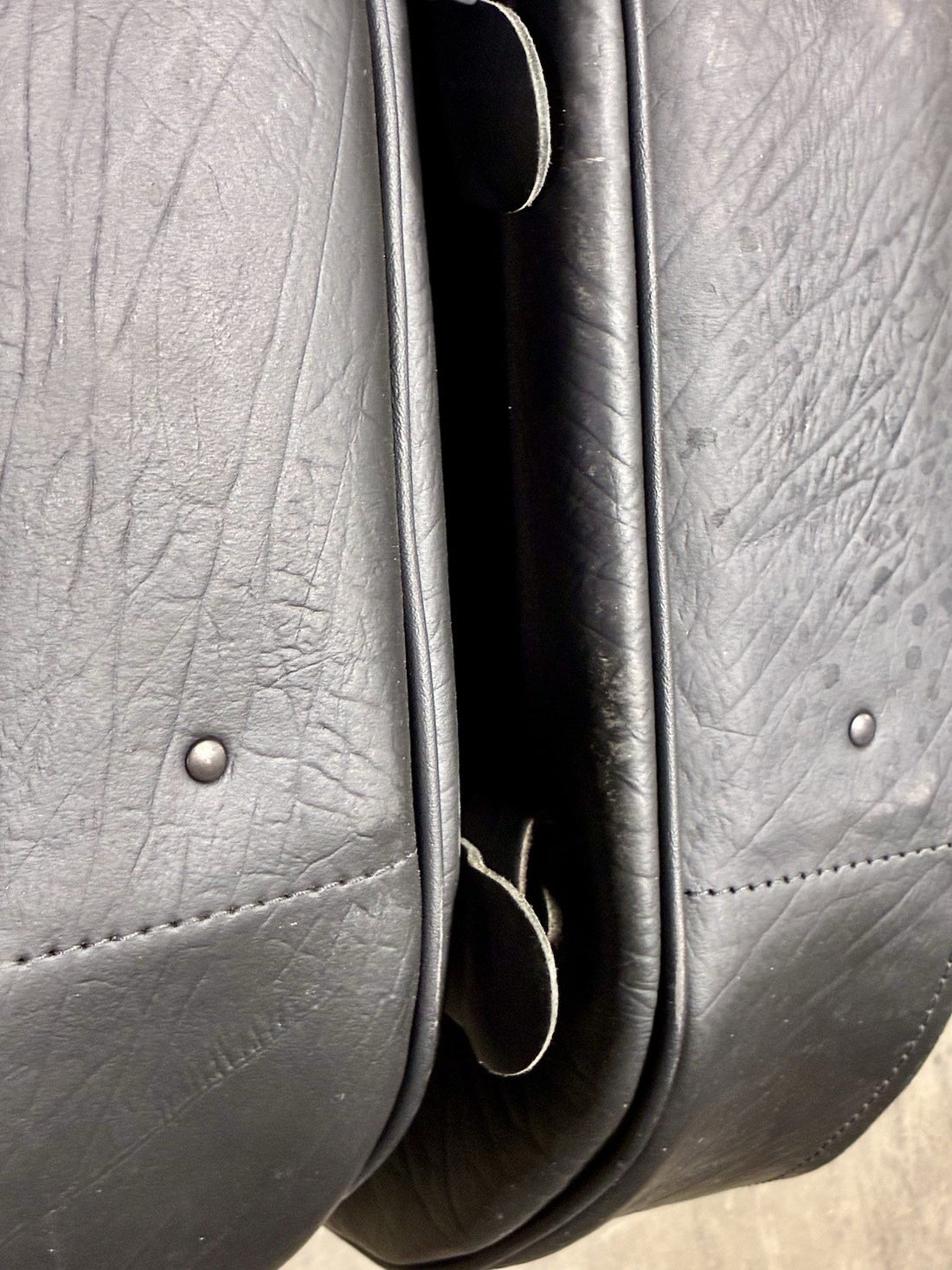 
  
  HARLEY-DAVIDSON 2000-2017 HERITAGE SOFTAIL FATBOY RED CONCHO SADDLEBAGS
  
