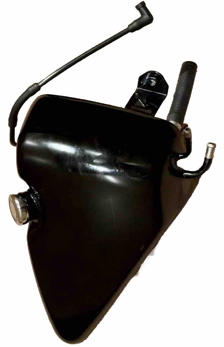 
  
  62888-99 HARLEY-DAVIDSON 2000-2003 SPORTSTER OIL TANK OEM
  
