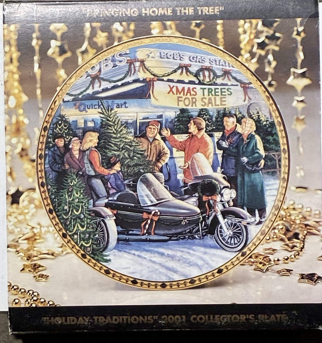 
  
  97918-02Z HARLEY-DAVIDSON BRINGING HOME THE TREE 2001 COLLECTOR HOLIDAY PLATE
  
