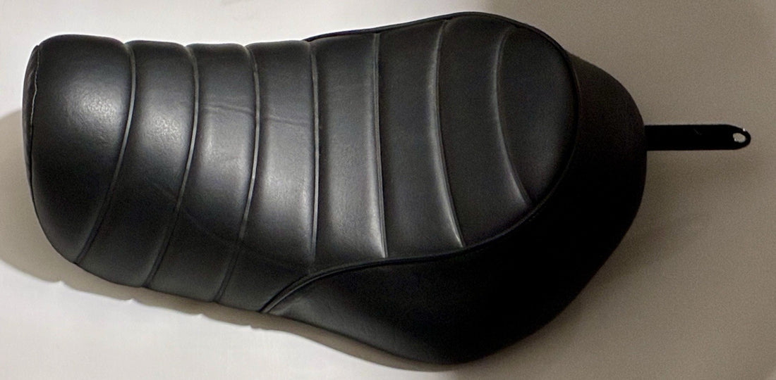 
  
  H860201AR04885 HARLEY-DAVIDSON SPORTSTER XL SOLO SEAT OEM NTO
  
