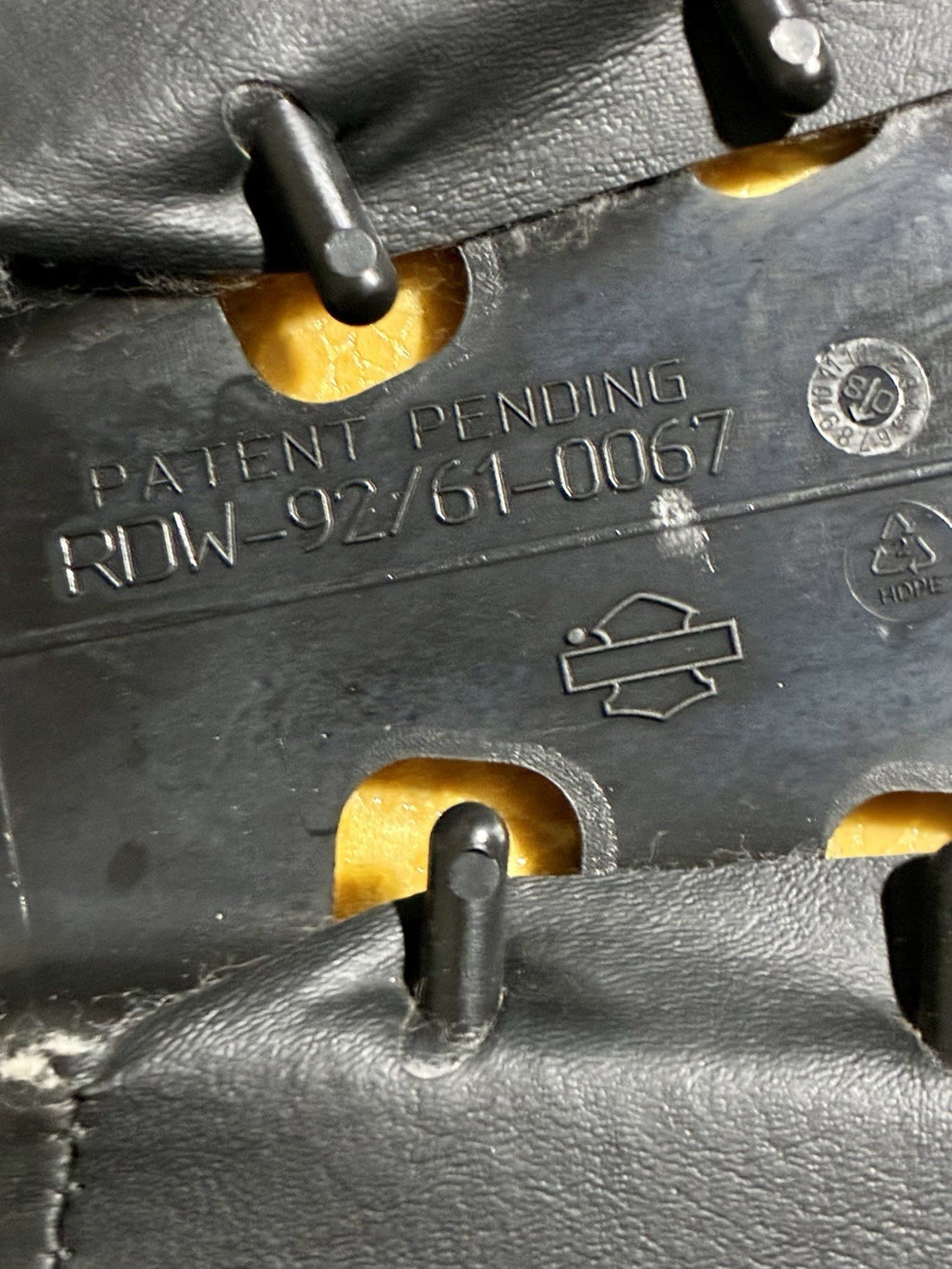 
  
  ROW-92/61-0067 HARLEY-DAVIDSON SPORTSTER SOLO SEAT OEM NTO
  
