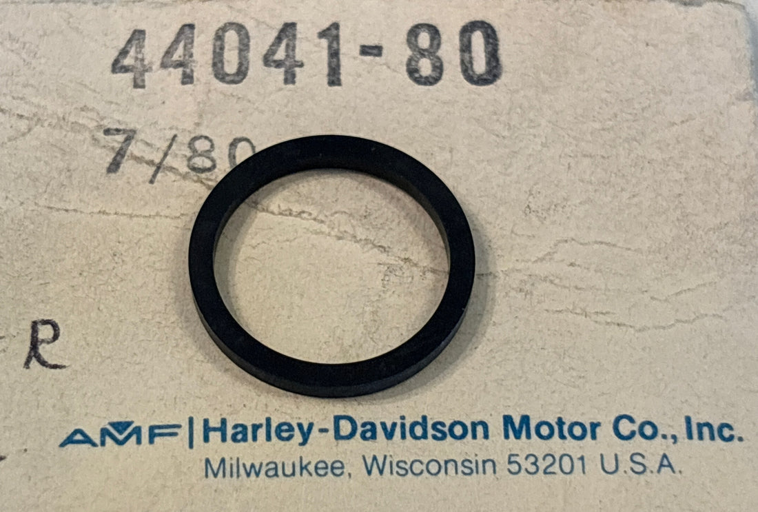 
  
  44041-80 HARLEY-DAVIDSON RUBBER SEAL OEM NOS
  
