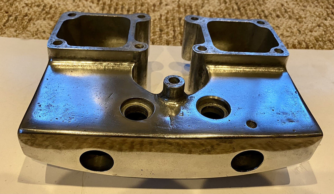 
  
  HARLEY-DAVIDSON 1972 SHOVELHEAD REAR  POLISHED  ROCKER BOX     VINTAGE PARTS
  
