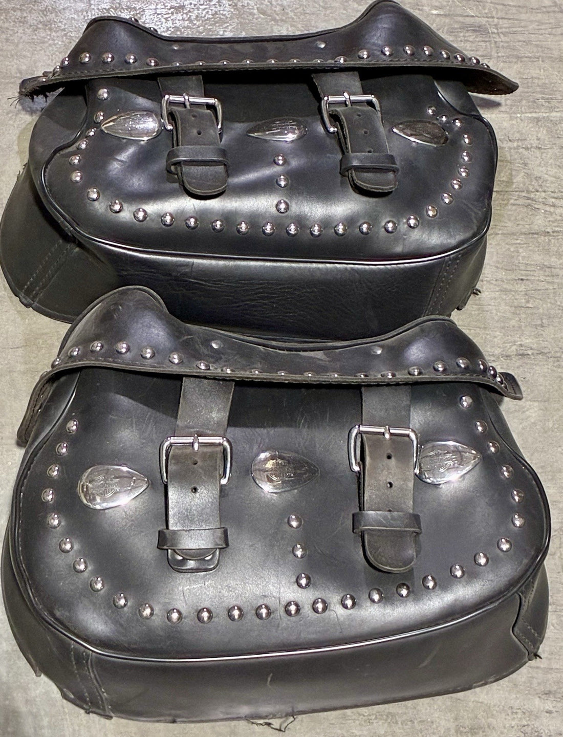 
  
  5997 5998 HARLEY-DAVIDSON 2000-2017 HERITAGE SOFTAIL FLSTC  SADDLEBAG SET
  
