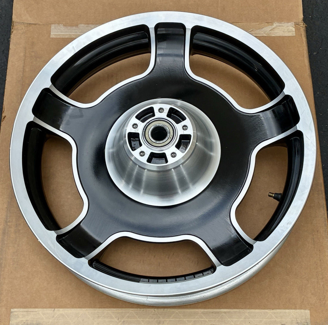 
  
  47871-10 HARLEY-DAVIDSON 18x3.5 FRONT WHEEL RIM ASSEMBLY 2009-UP TOURING FLHX
  
