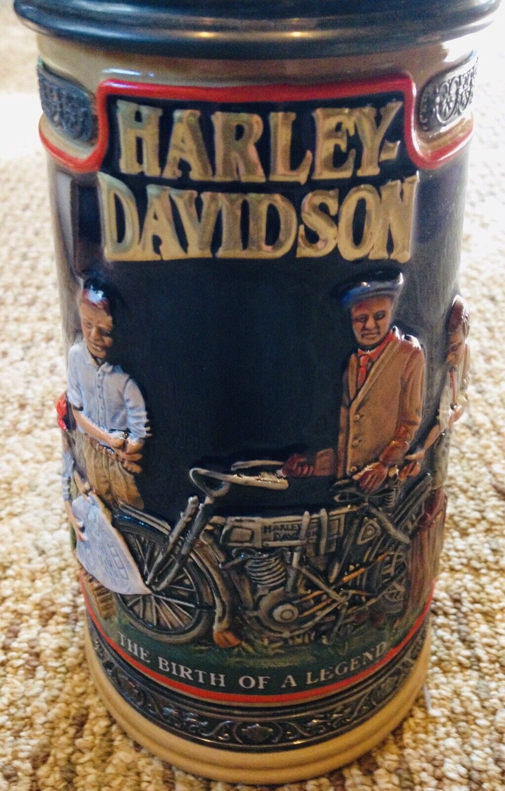 
  
  99712-94Z HARLEY-DAVIDSON 1ST DECADE SIGNATURE 10” STEIN
  
