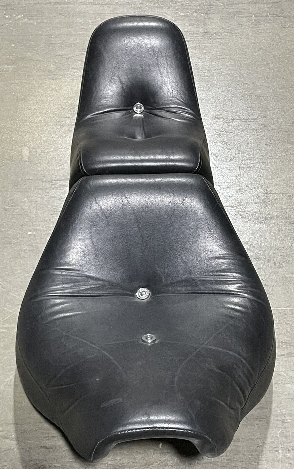 
  
  51649-07 HARLEY-DAVIDSON 2007-2010 SOFTAIL FXSTC SEAT
  
